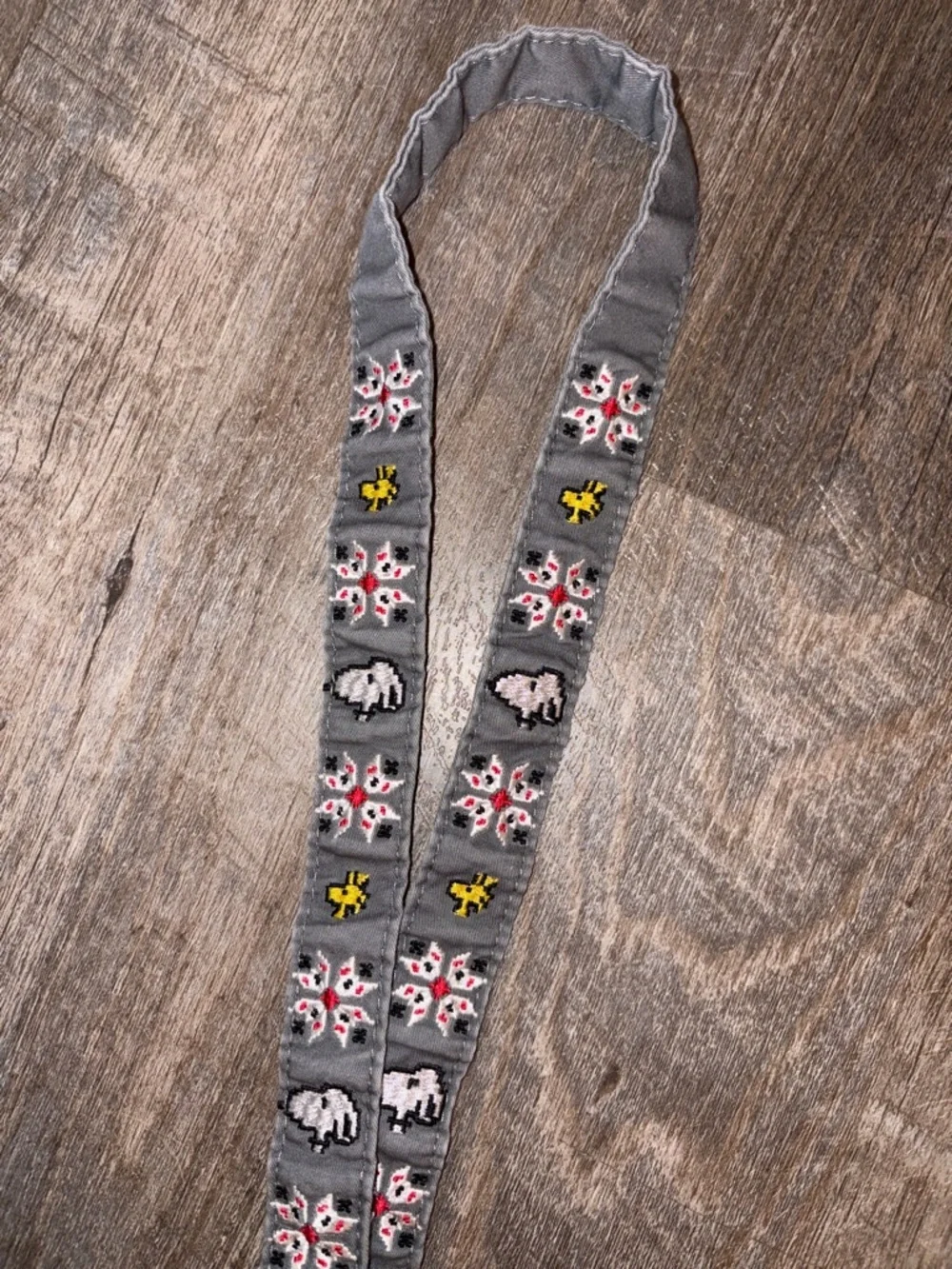 Vera Bradley Peanuts Gray Wide Lanyard Ski Slope Snoopy Woodstock ID Ring